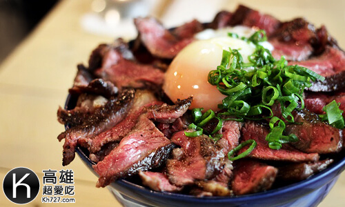 《初肉》prime背肩牛排丼搭配溫泉玉子