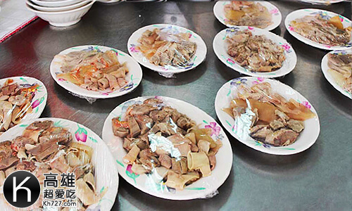 高雄橋頭《黃家肉燥飯》的綜合切盤