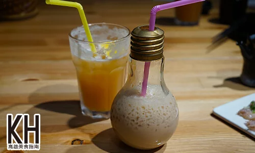 《風車驛站》燈泡鮮奶茶