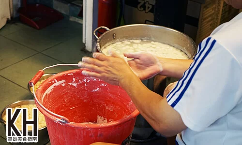 《小溝頂木瓜牛奶》現場手工製作