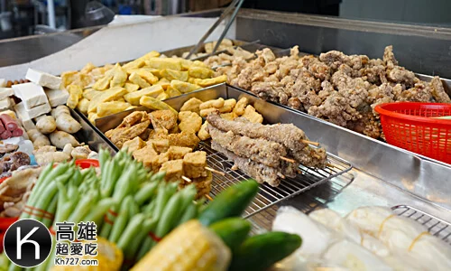 《黑妞鹹酥雞》蔬菜類也相當多