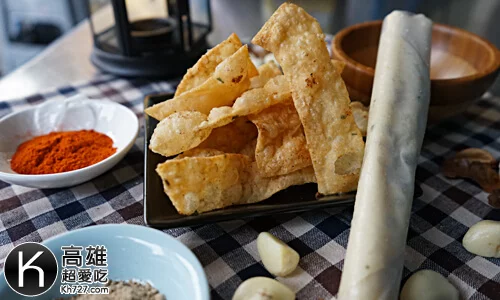 《黑妞鹹酥雞》獨特蛋餅皮