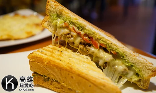 《搖滾披薩Pizza Rock》義式青醬手工香腸起司