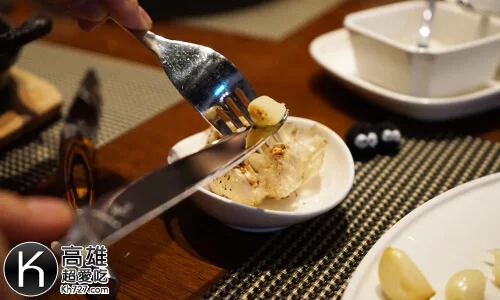 《A-STEAK》香烤蒜頭